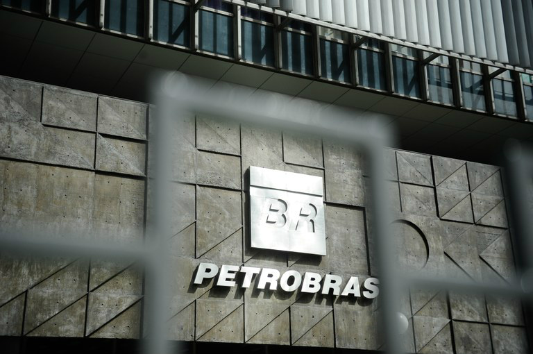 Nova política de preços da Petrobras está em vigor desde outubro(Foto: Arquivo/Agência Brasil)