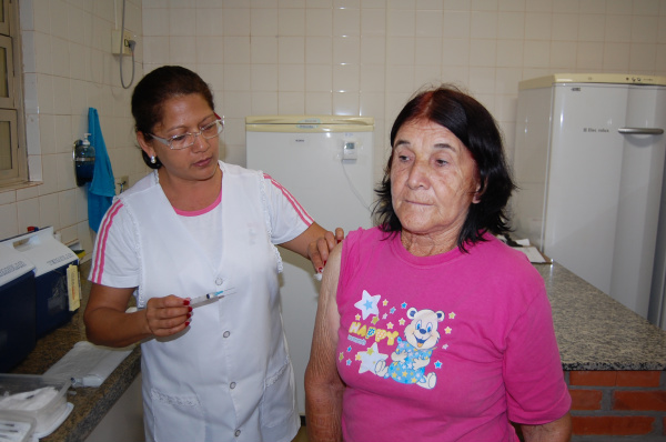 Vacinação contra Gripe tem dia D neste sábado em Amambai Vacinação contra gripe tem dia D em Amambai. Foto: Moreira Produções.