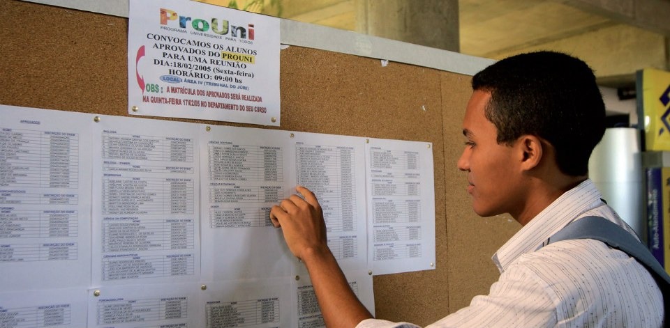 Mais de 243,8 mil bolsas serão oferecidas. Número é o maior da história do programa - Foto: Arquivo/Agência Brasil