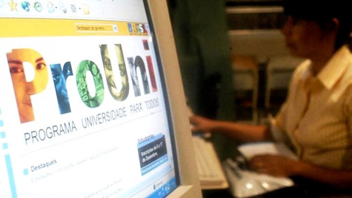 Os estudantes têm até o dia 11 de fevereiro para apresentar a documentação solicitada