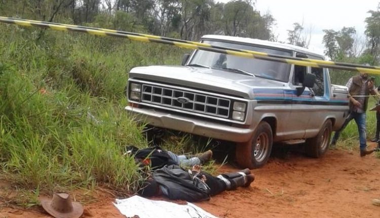 Carta de ‘Justiceiros da Fronteira’ foi encontrada junto a três homens mortos Foto: Capitan Bado