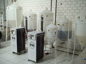 Mini usina: unidade composta de tanques com capacidade nominal de 200 a 500 litros por carga.