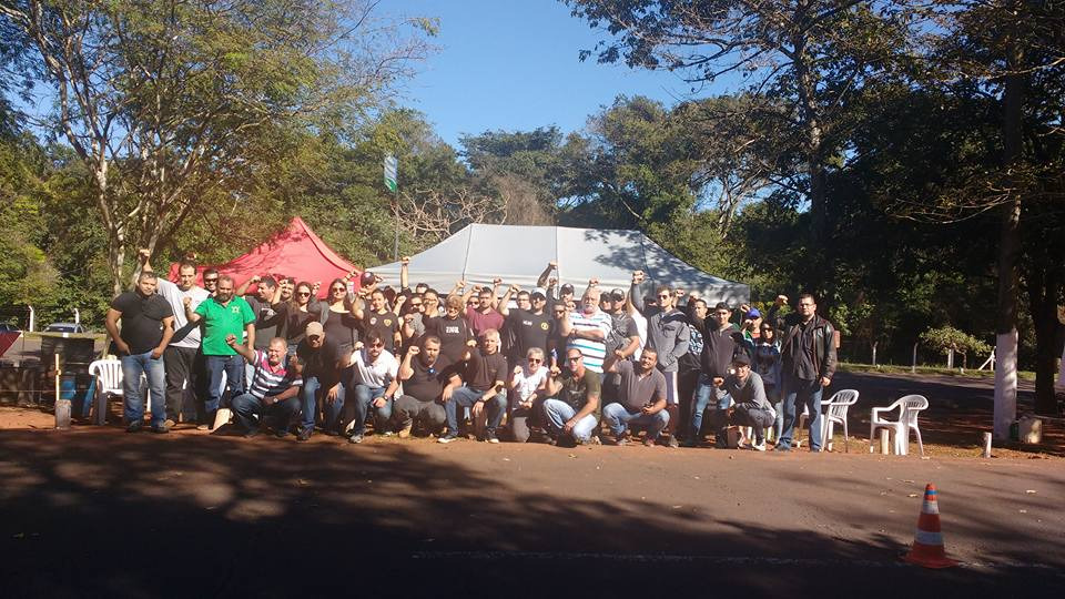 Os policiais civis completaram um mês acampados em frente à governadoria