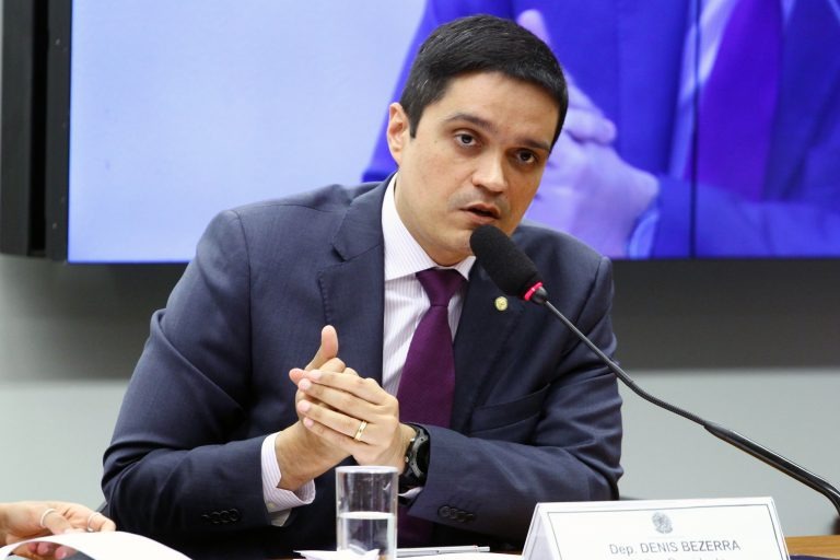 Projeto obriga governo a divulgar volume de agrotóxicos comercializados no País Bezerra: Ibama recebe as informações de vendas detalhadas, mas prioriza o sigilo das fabricantes / Foto:Vinicius Loures/Câmara dos Deputados
