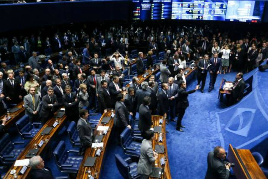 Comissão começa a ouvir primeira testemunha do impeachment Comissão começa a ouvir primeira testemunha do impeachment