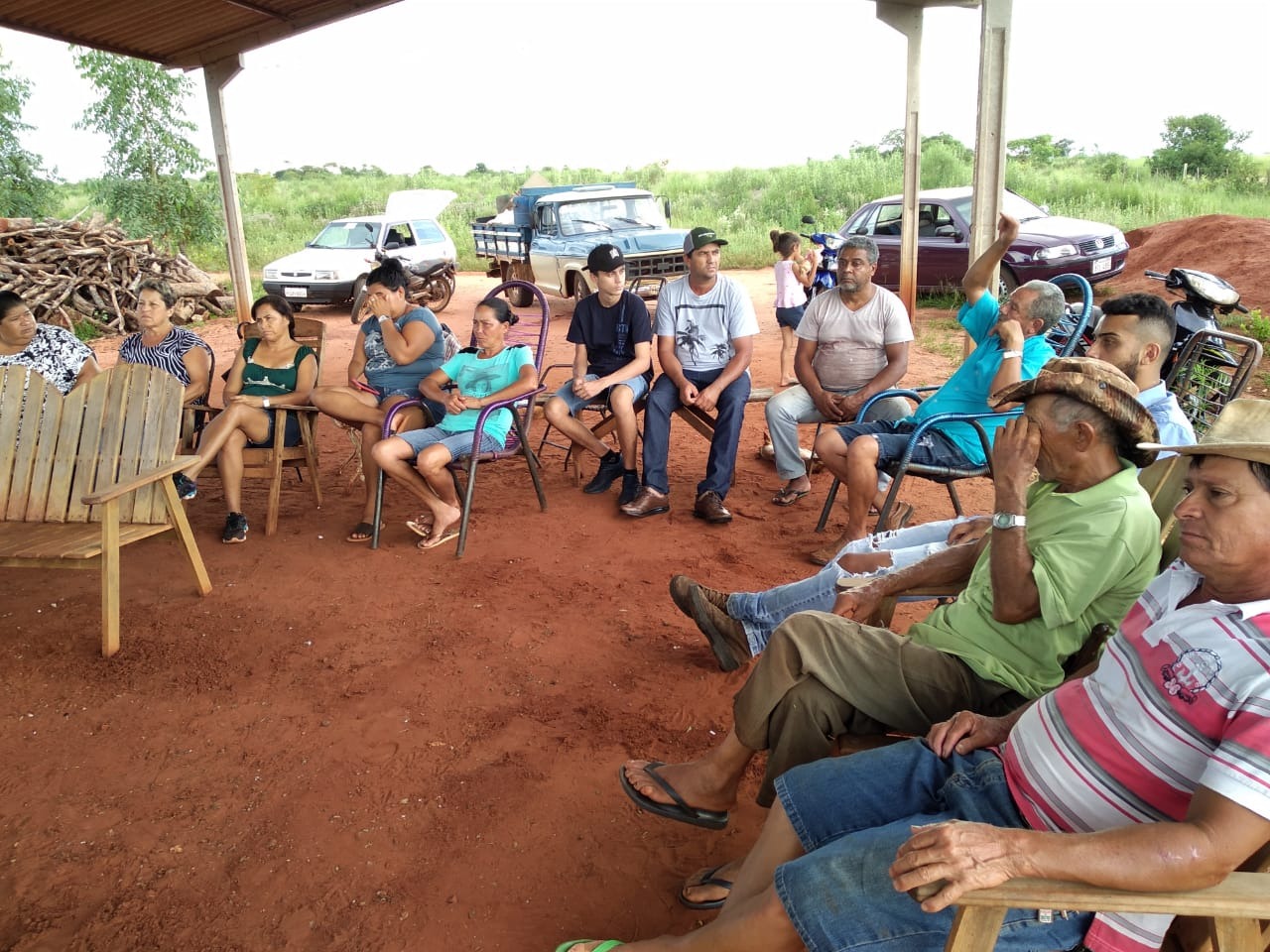 Produção de maracujá é forma de melhorar a renda de pequenos produtores Produtores mantém reunião com secretário de agricultura para tratar do projeto / Foto: Cedida por Anílson Prego