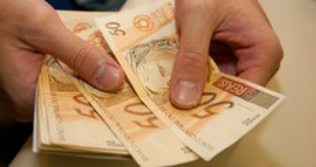 Arrecadação atinge R$ 127 bilhões em dezembro Arrecadação atinge R$ 127 bilhões em dezembro