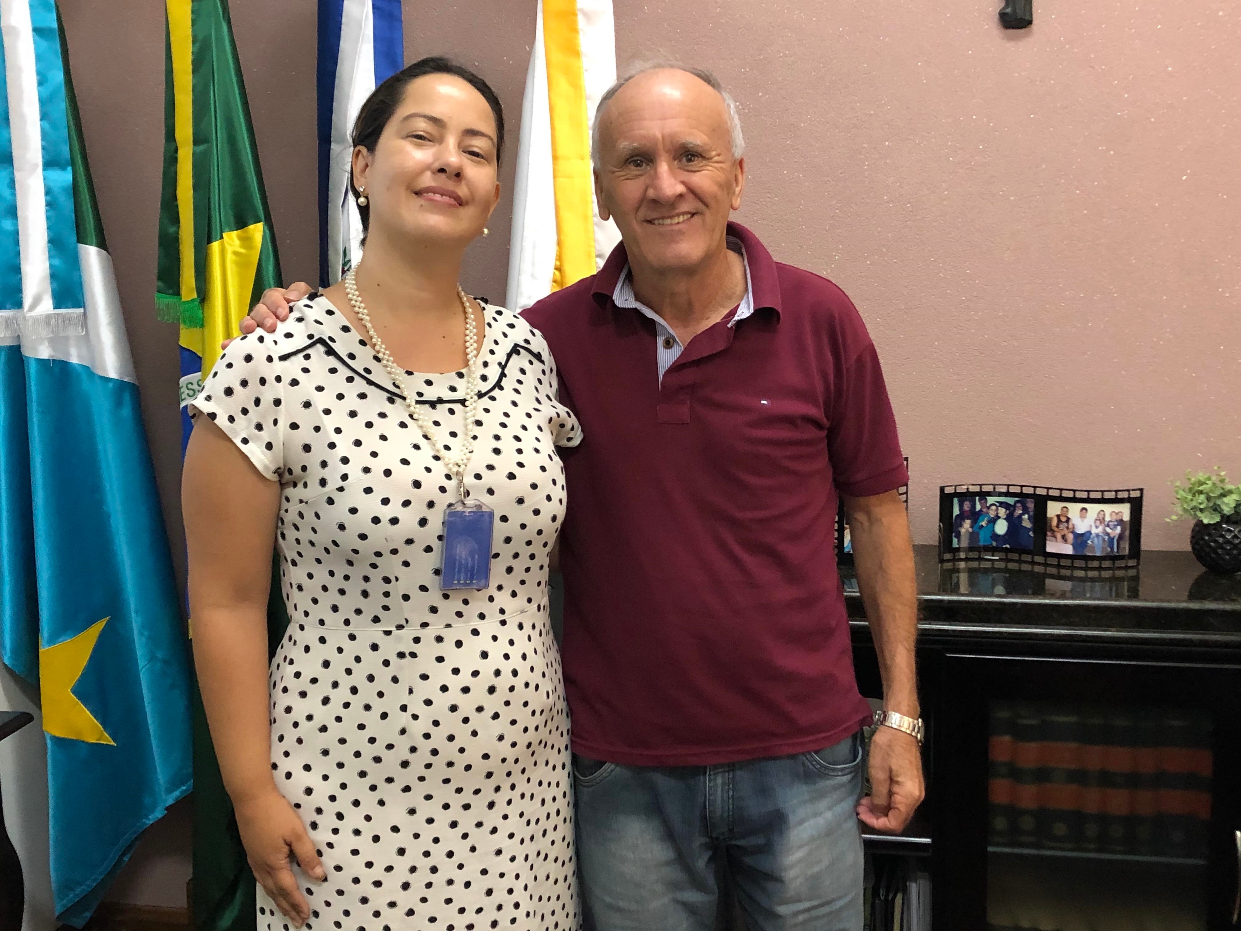 E/D - Gerente Regional do BB, Desire dos Santos e o vereador Roberto Dias / Foto: Assessoria.  