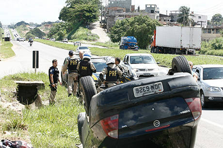 Entre as principais causas de acidentes apontados pela PRF no período estão embriaguez ao volante, ultrapassagem proibida e excesso de velocidade.