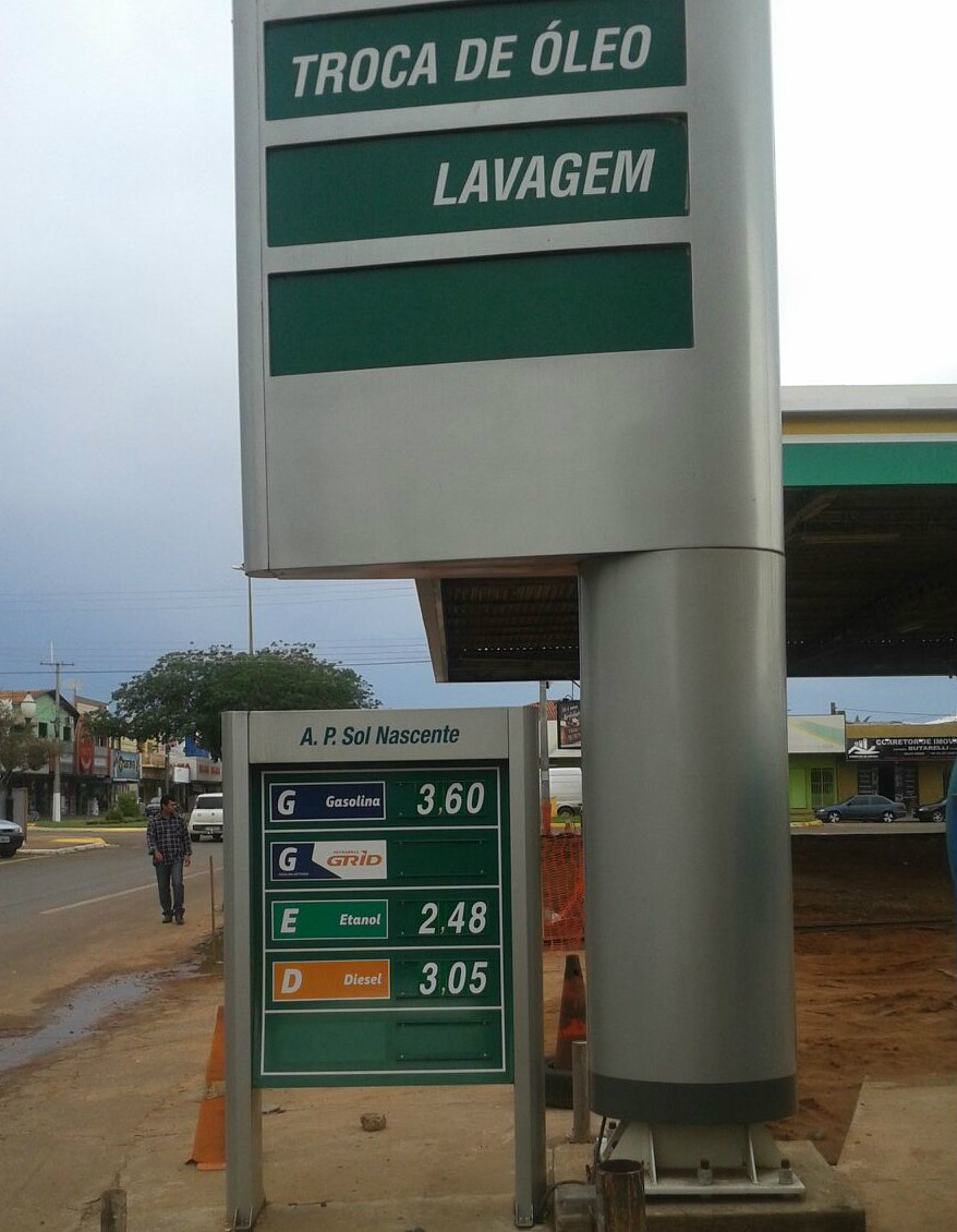 Após aumento, preço da gasolina em Amambai varia cerca de R$ 0,30 Auto posto Sol Nascente está passando por reformas / Foto: Moreira Produções