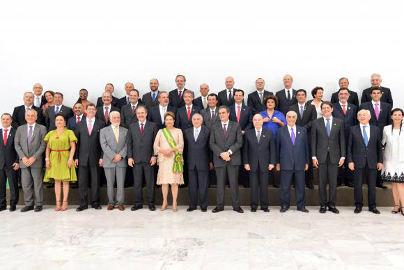 Dilma dá posse aos ministros para o segundo mandato Dilma dá posse aos ministros para o segundo mandato