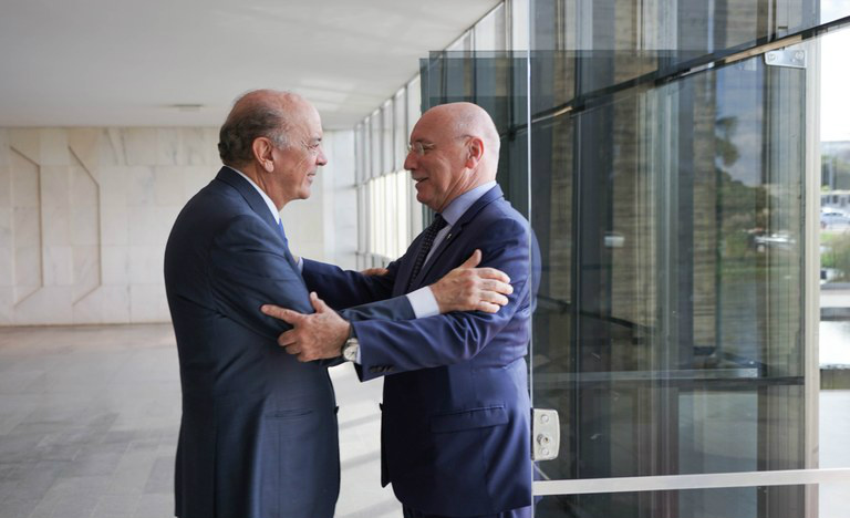 Brasil e Paraguai anunciam acordo para intensificar relações comerciais