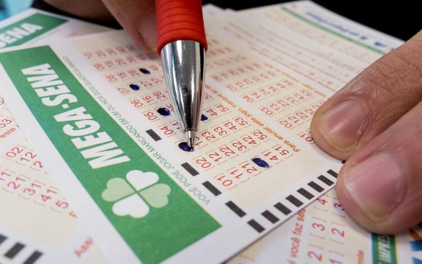 Mega-Sena acumula pela sexta vez e pode pagar R$ 52 milhões na quarta-feira Mega-Sena acumula pela sexta vez e pode pagar R$ 52 milhões na quarta-feira
