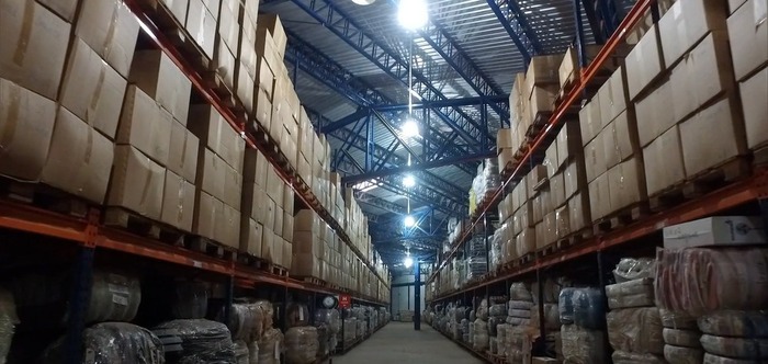 Depósito da Receita Federal lotado de mercadoria (Foto: Reprodução/TV Morena)