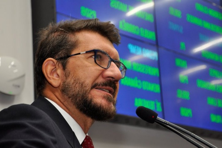 Kemp abordou na tribuna o processo seletivo de contratação de professores temporários para as escolas estaduais Foto: Luciana Nassar