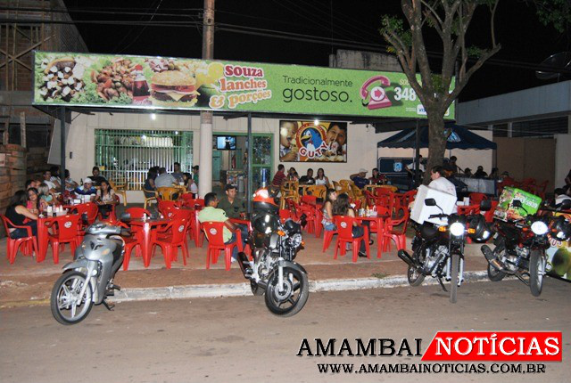 Souza Lanches, com novas opções de lanches, sempre o melhor atendimento. Foto: Moreira Produções.