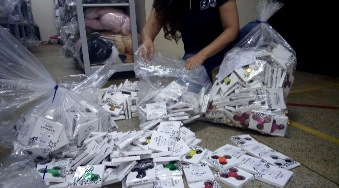 Agência de Metrologia apreende mais de mil hand spinners em operação especial / Foto: Divulgação 