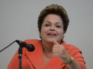 Dilma volta ao Twitter e lança perfis no Instagram e no Facebook