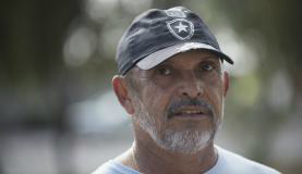 Eleitores criticam excesso de propaganda eleitoral nas ruas do DF O jornalista Amaro Peixoto diz que o excesso de propagandas durante a campanha eleitoral não é positivo.