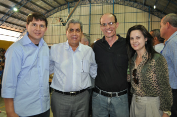 Vereador Cristino com o governador André Puccinelli, ex-prefeito Sérgio Barbosa e a deputada Mara CaseiroFoto: Moreira Produções