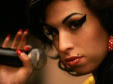 Amy Winehouse pode virar nome de rua em Londres