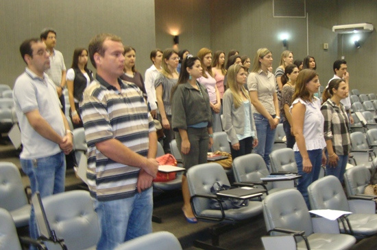 Profissionais de Farmácia têm curso de epecialização oferecido pelo Estado e Ministério da Saúde Profissionais de Farmácia têm curso de epecialização oferecido pelo Estado e Ministério da Saúde