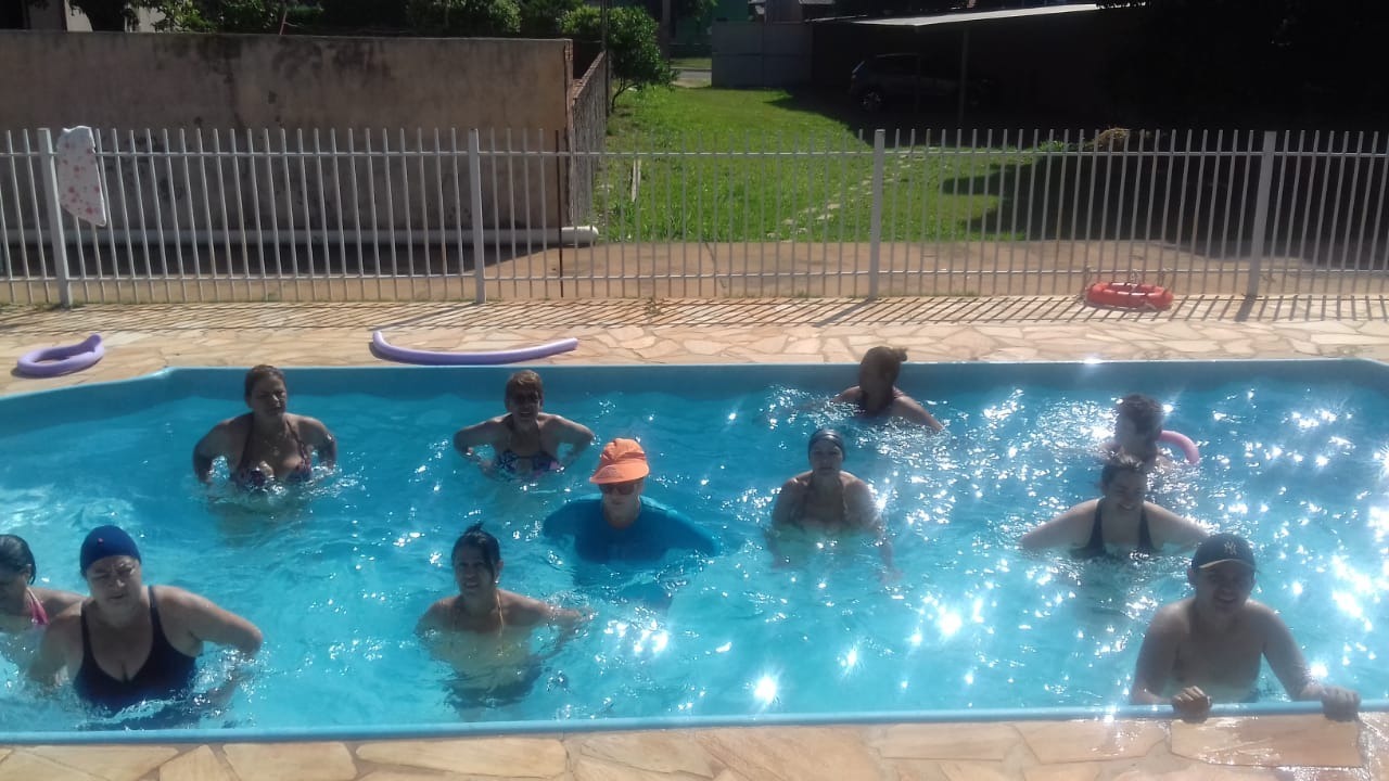 Sessões de hidroginástica também são oferecidas pelo Simted de Amambai. / Foto: Redes Sociais