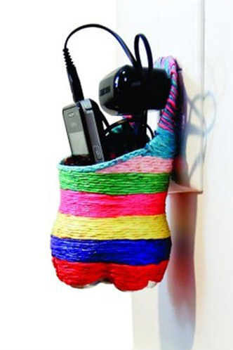Porta-celular de parede. Qualquer um pode desenvolver técnicas próprias usando a criatividade e a imaginação!