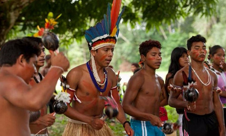  Publicação retratra grafismos, rituais, sistemas construtivos, cosmologia e outras referências culturais do povo Tembé (Foto: Iphan)