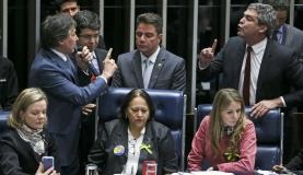 Temer diz que reforma trabalhista trará empregos e deixará país mais competitivo O presidente do Senado, Eunício Oliveira, tenta negociar a retomada da sessão para votação da reforma trabalhista Marcelo Camargo/Agência Brasil