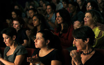 Mulheres negras defendem maior espaço na política Ativista espera que as mulheres ocupem as ruas neste 8 de março