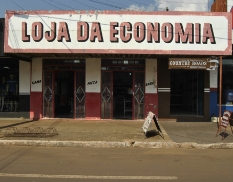 Vendas de Natal dividem opiniões de empresários amambaienses Loja da Economia / Foto: Moreira Produções