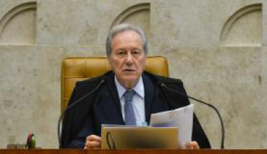 Lewandowski nega recursos de aliados de Dilma sobre Comissão do Impeachment Brasília - Ricardo Lewandowski atua como presidente do processo de impeachment de Dilma e analisa questionamentos da Comissão Processante do Impeachment no Senado
