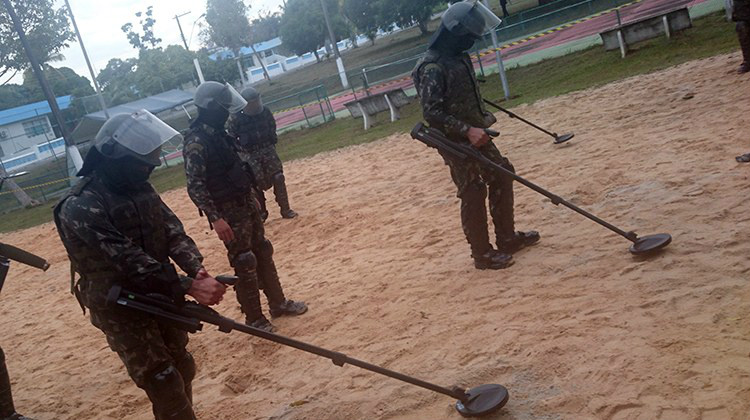 Forças Armadas mantêm varreduras em presídios estaduais Agentes usam tecnologia de raio-x durante operação(Foto: Divulgação/Exército)