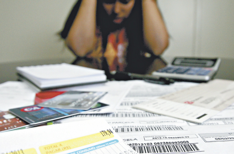 Namorados devem estar atentos para evitar endividamento Namorados devem estar atentos para evitar endividamento