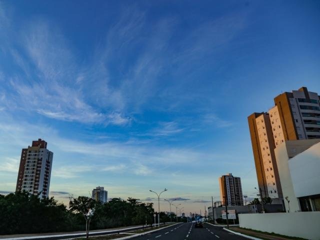 A previsão é de mais calor neste sábado (Foto: Kisie Ainoã)