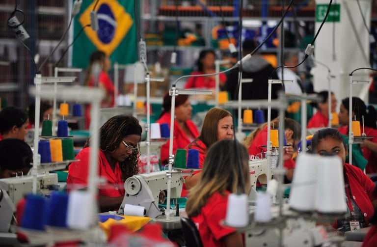 Dez pontos da modernização trabalhista Mudanças aperfeiçoam direitos dos trabalhadores