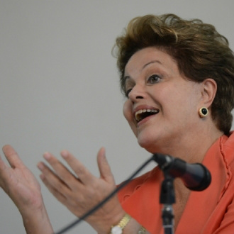 Reduzimos desemprego e aumentamos renda dos brasileiros, afirma Dilma Reduzimos desemprego e aumentamos renda dos brasileiros, afirma Dilma