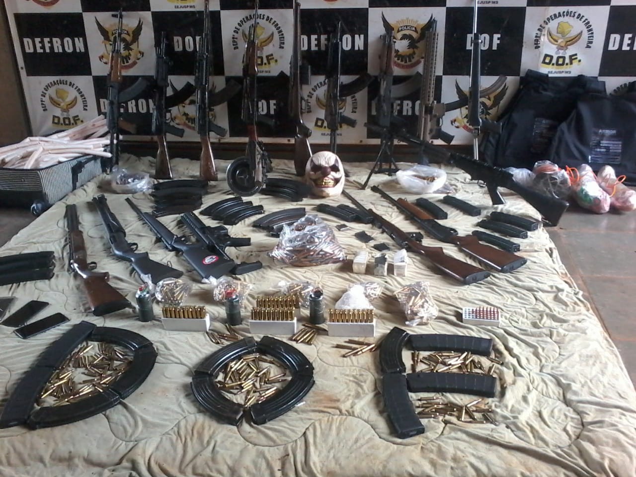 Arsenal de guerra foi apreendido pelo DOF na região de Ponta Porã Foto: Assessria DOF