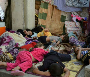 Família deixou a cidade de Sinjar. Foto: Acnur/N.Colt