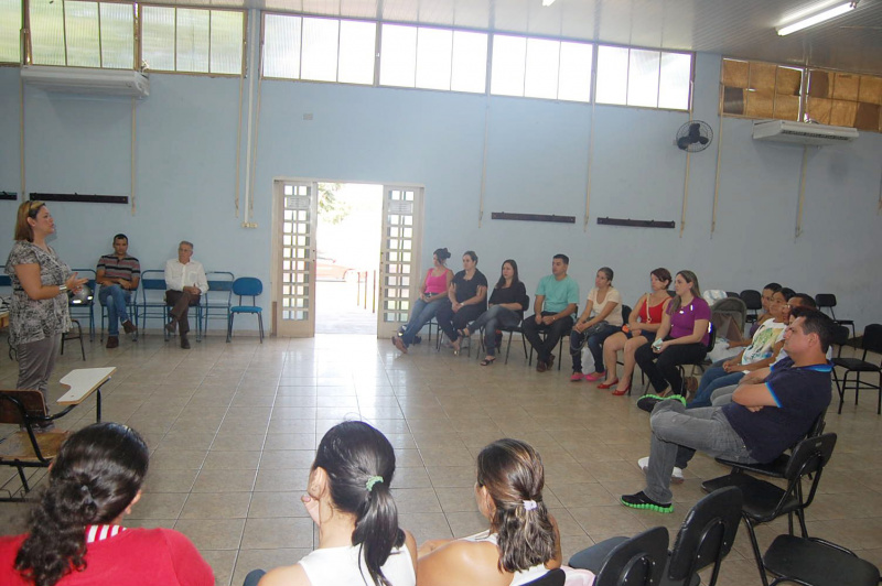 Psicóloga promove palestra motivadora para funcionários do Hospital Regional Psicóloga promove palestra motivadora para funcionários do Hospital Regional