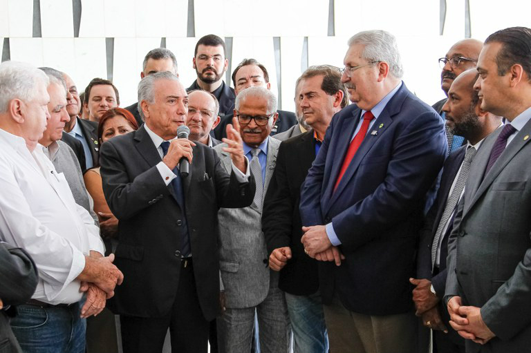 Centrais sindicais declaram apoio a governo Temer Centrais sindicais declaram apoio a governo Temer