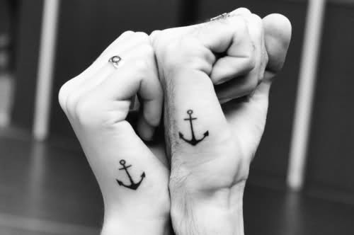 Ideias de tatuagens românticas para casais apaixonados