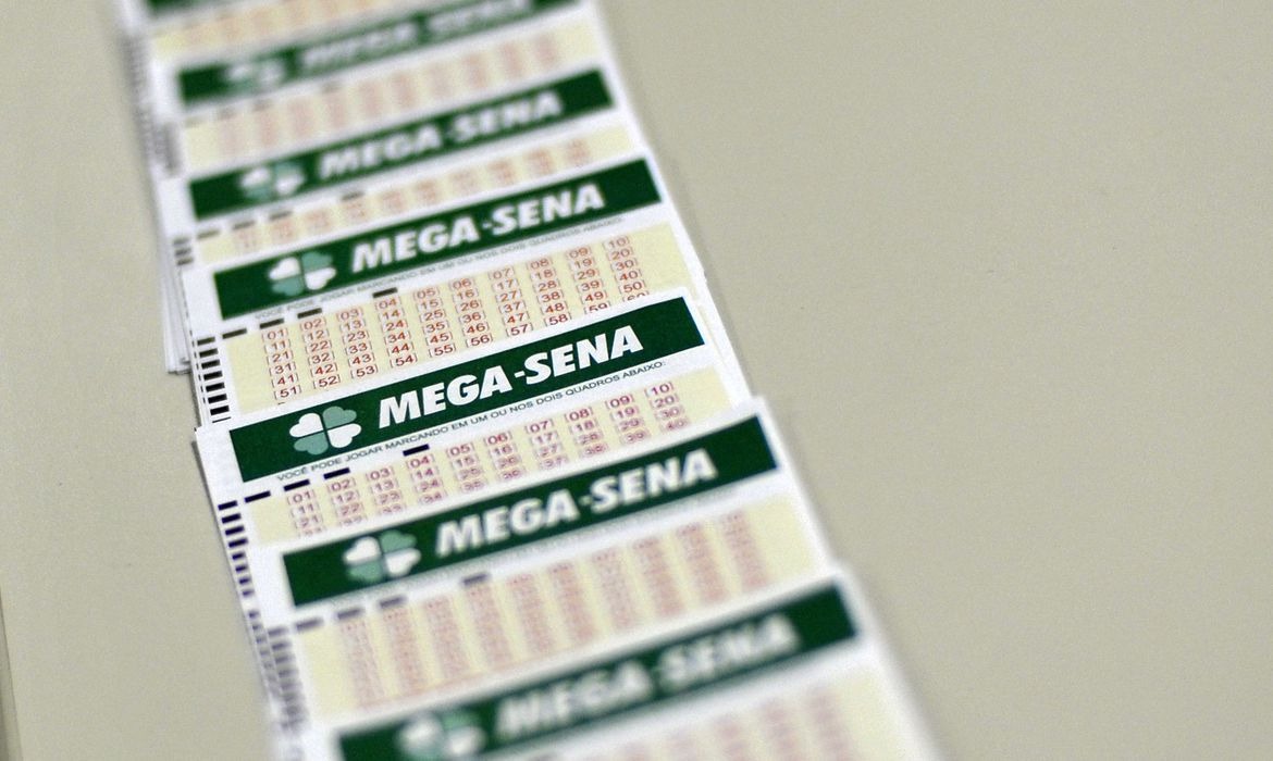 Mega-Sena acumula e próximo concurso deve pagar R$ 105 milhões Foto: Divulgação