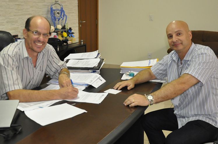 Prefeitura pagou nessa sexta-feira (27), salários de Novembro Salário referente ao mês de Novembro foi depositado em conta nessa sexta-feira (27). (Foto: Decom)