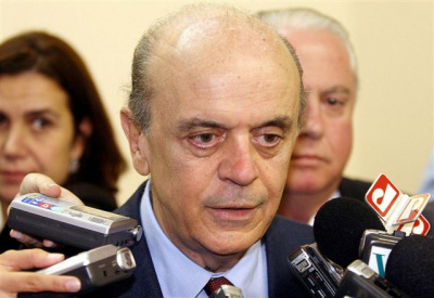 Serra defende investimento federal na urbanização de favelas