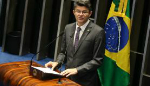 Conheça os candidatos à presidência do Senado Depois que Temer assumiu a presidência, José Medeiros se tornou vice-líder do governo na Casa / Foto: Antonio Cruz