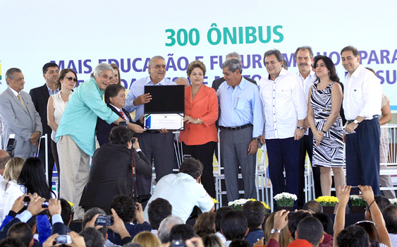 Parceria entre governo estadual e federal transforma realidade de 60 mil alunos
