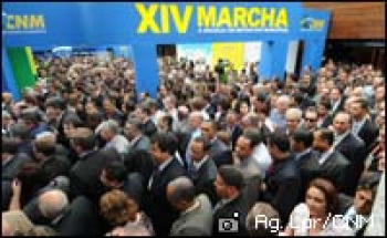 XIV Marcha termina com leitura e aprovação da Carta Prefeitos em Brasilia