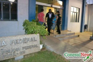 Maníaco da Cruz foi levado para Polícia Federal de Ponta Porã. (Foto: Tião Prado/Cone Sul News)